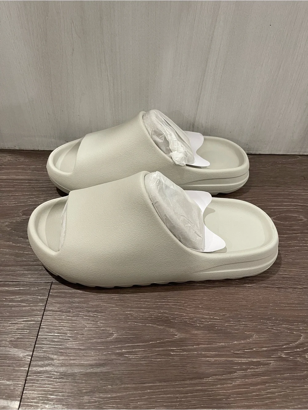 YZY YS-01 Cream Slides Men's Size 7